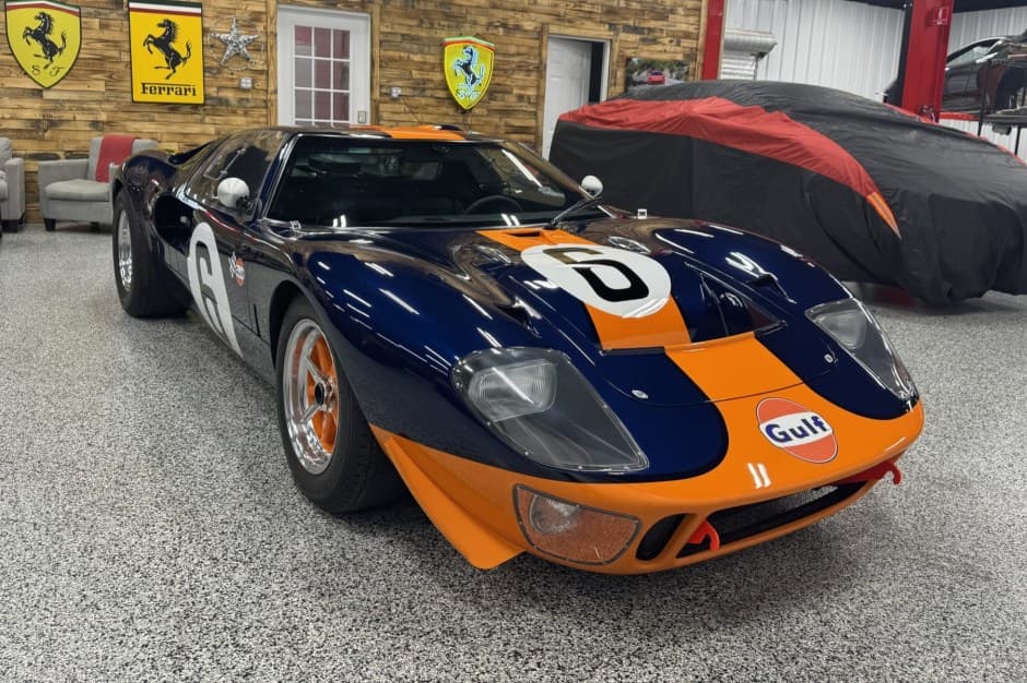 0 Ford GT40 Replica sold for $181,000