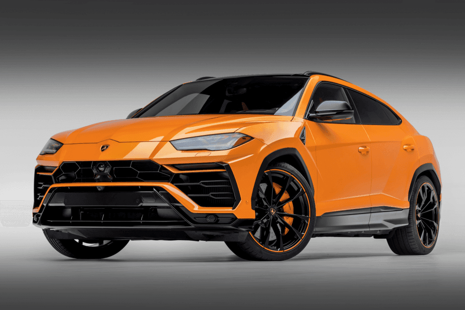2022 Lamborghini Urus sold for $284,000