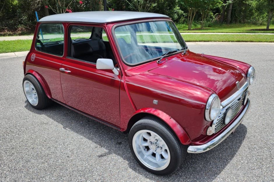 1991 Mini Mk VI & Mk VII sold for $9,600