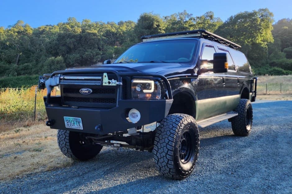 2000 Ford Excursion sold for $20,000