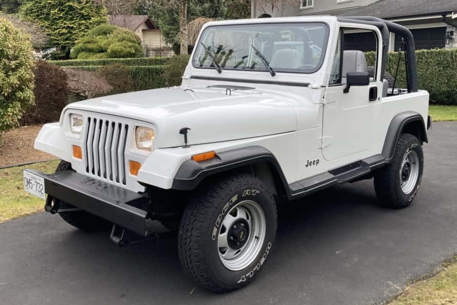 1992 Jeep Wrangler YJ (1987-1995) sold for $12,250