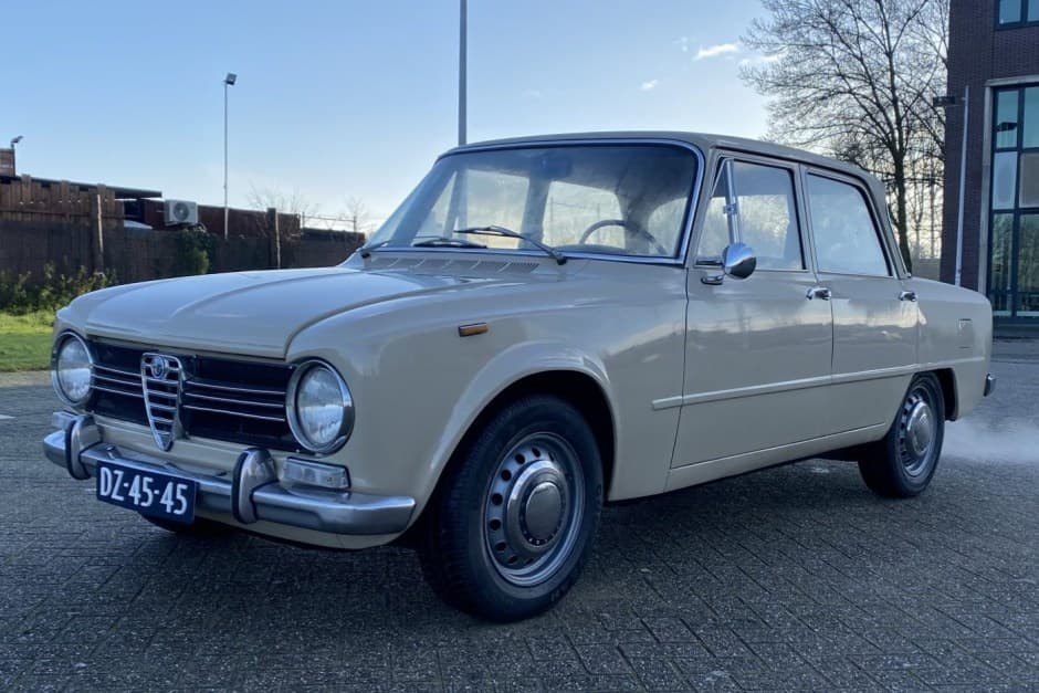 1968 Alfa Romeo 105 Series Sedan sold for $10,250