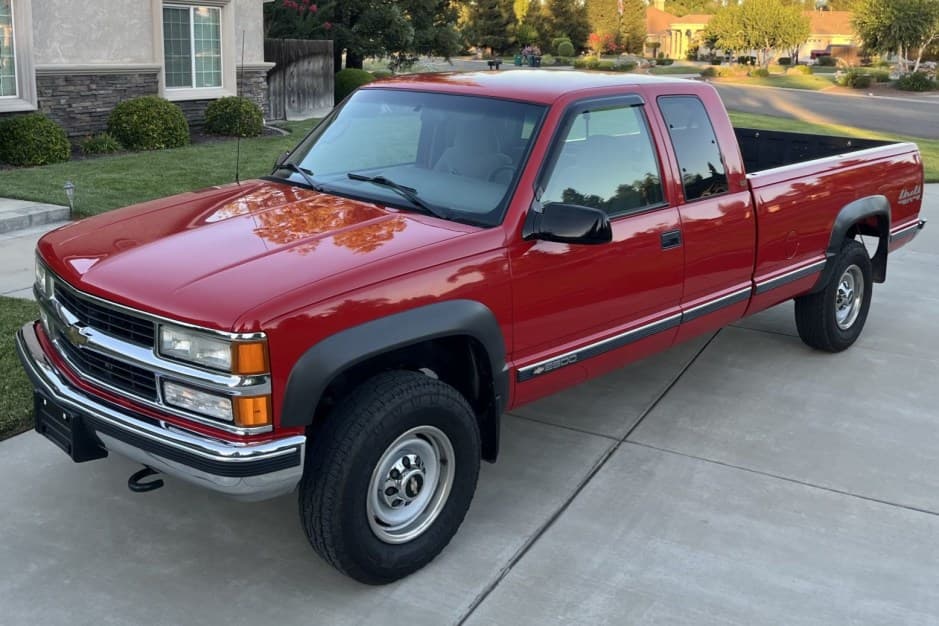 1995 Chevrolet C/K GMT400 (1988-2002) sold for $15,800