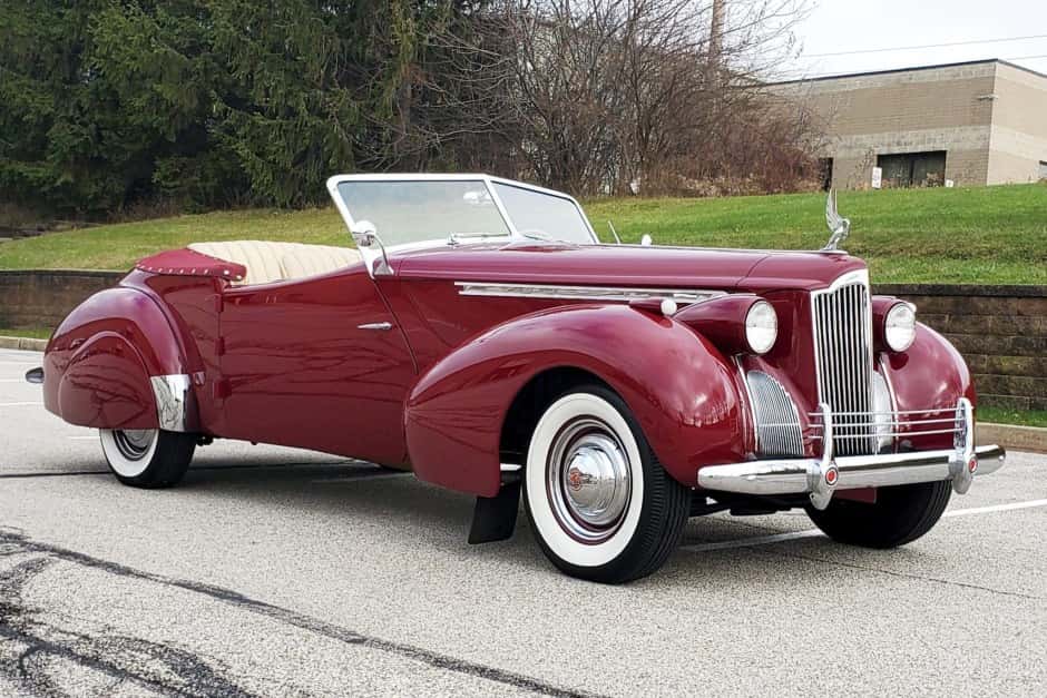 1940 Packard Eight sold for $332,000