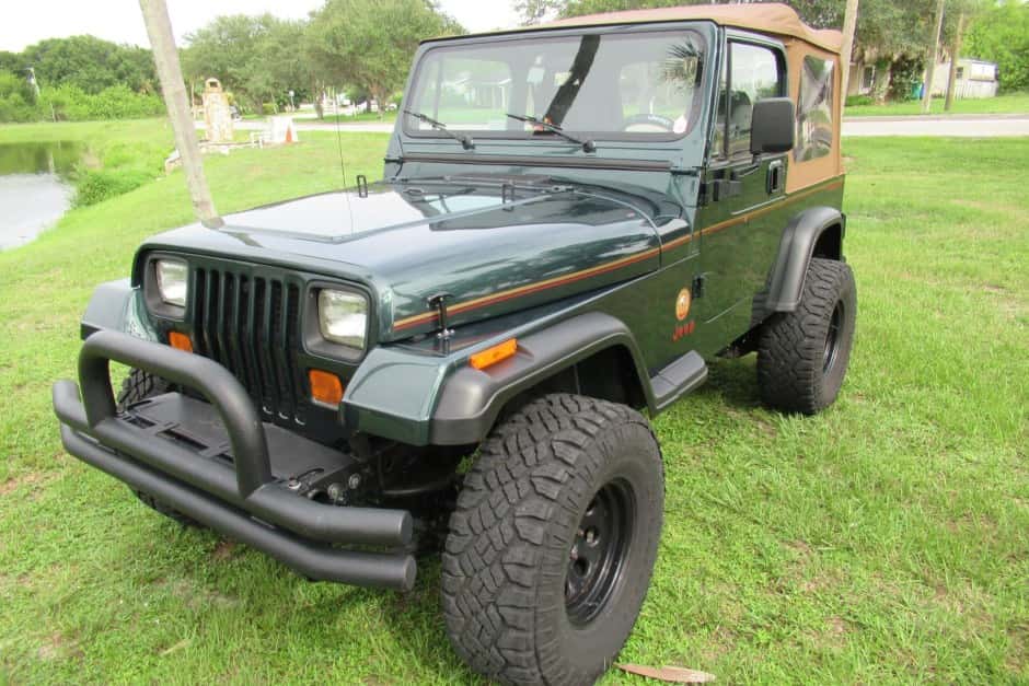 1994 Jeep Wrangler YJ (1987-1995) sold for $9,000