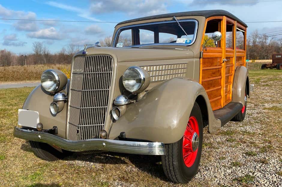 1935 Ford sold for $36,500