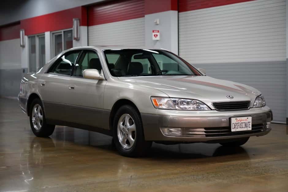 1999 Lexus ES sold for $13,500