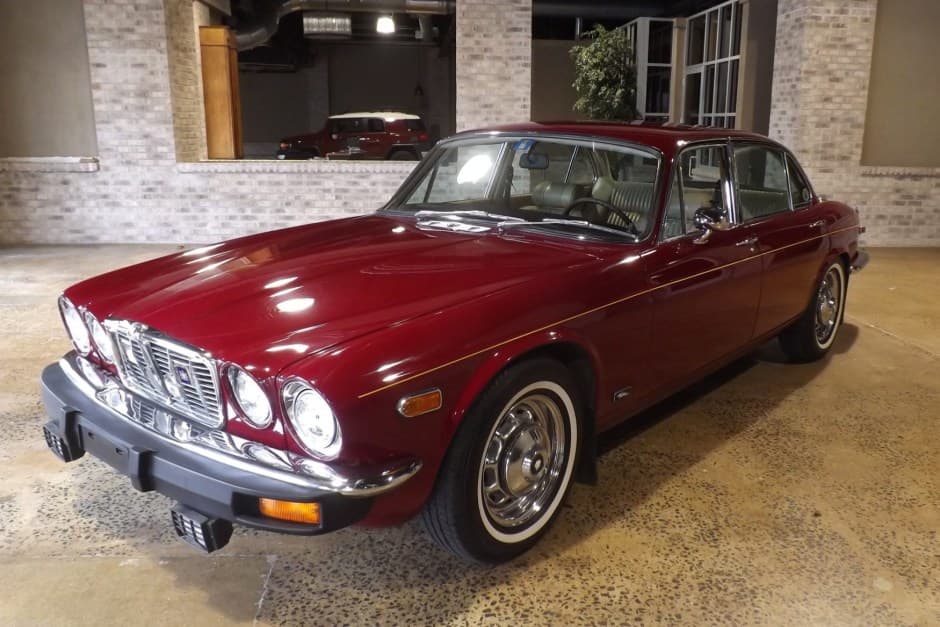 1977 Jaguar XJ Series 2 (1974-1979) sold for $6,500