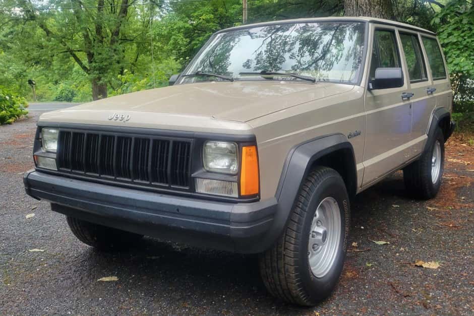 1995 Jeep XJ Cherokee sold for $18,750