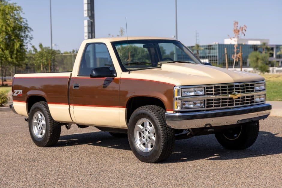 1990 Chevrolet C/K GMT400 (1988-2002) sold for $12,000