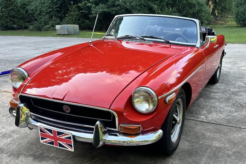 1972 MG MGB sold for $9,700