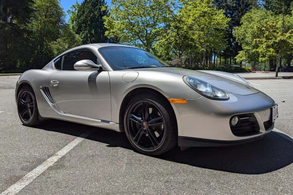 2012 Porsche 987 Cayman sold for $25,800