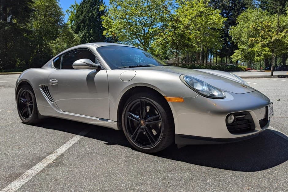 2012 Porsche 987 Cayman sold for $25,800