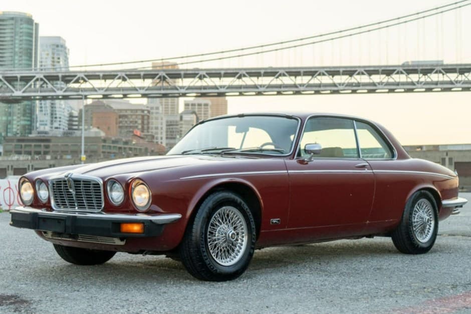 1976 Jaguar XJ Coupe (1975-1978) sold for $32,250