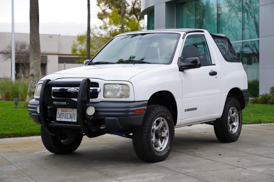 1999 Geo Tracker/Suzuki Sidekick sold for $8,000