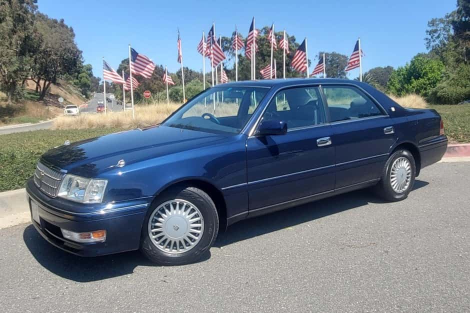 1999 Toyota Crown sold for $5,100