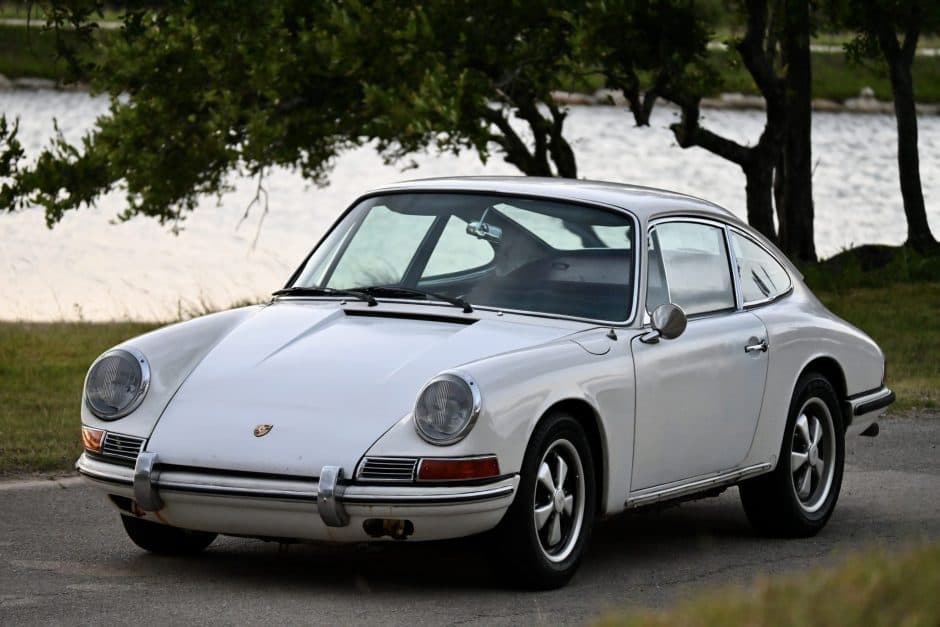 1966 Porsche 912 sold for $26,900