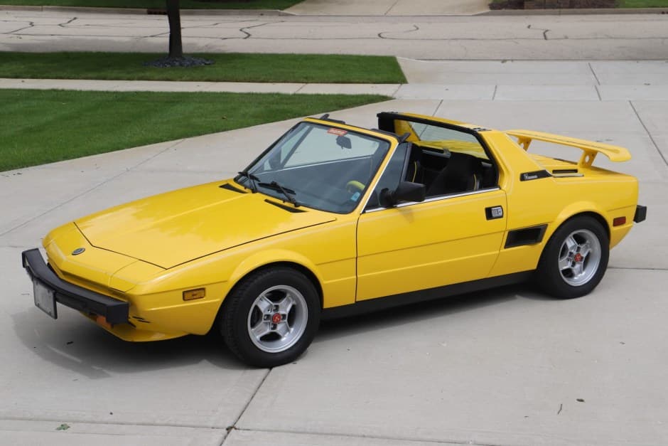 1985 Fiat X1/9 sold for $8,900