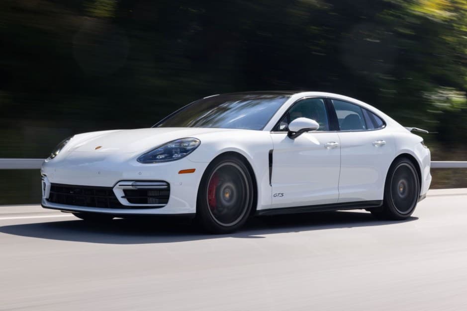 2021 Porsche Panamera sold for $113,000
