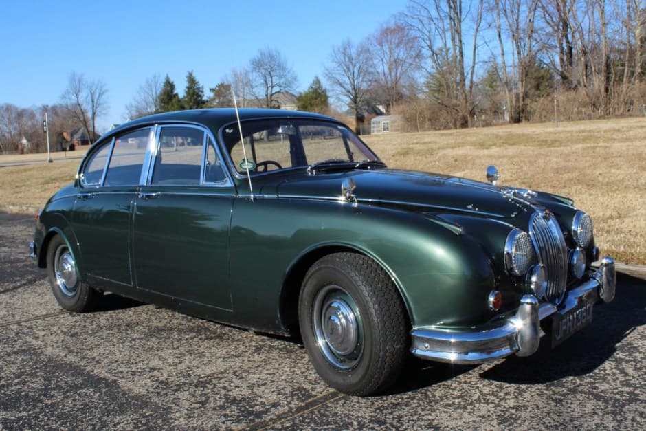 1966 Jaguar Mk II sold for $22,000