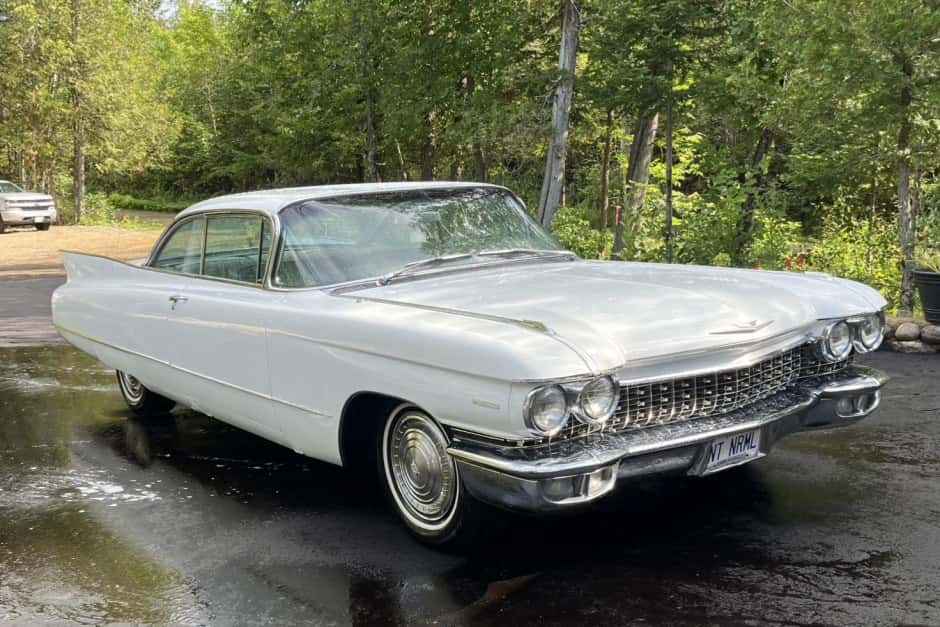 1960 Cadillac Series 62 sold for $23,000