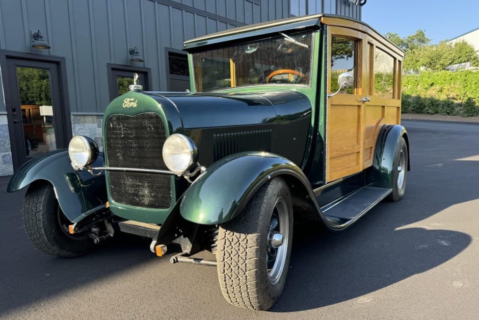 1929 Ford sold for $26,225