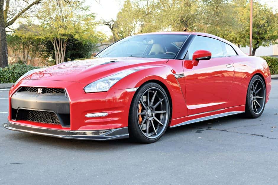 2012 Nissan GT-R R35 sold for $69,000