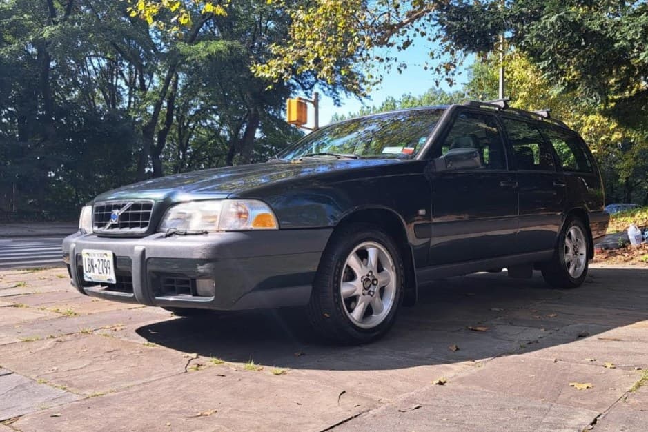 2000 Volvo XC70 sold for $4,000