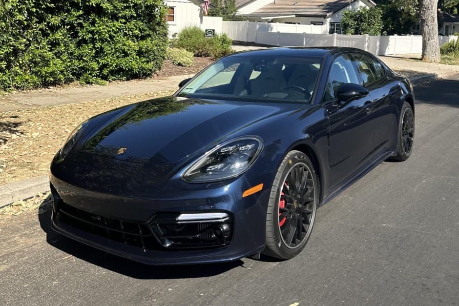 2019 Porsche Panamera sold for $85,500