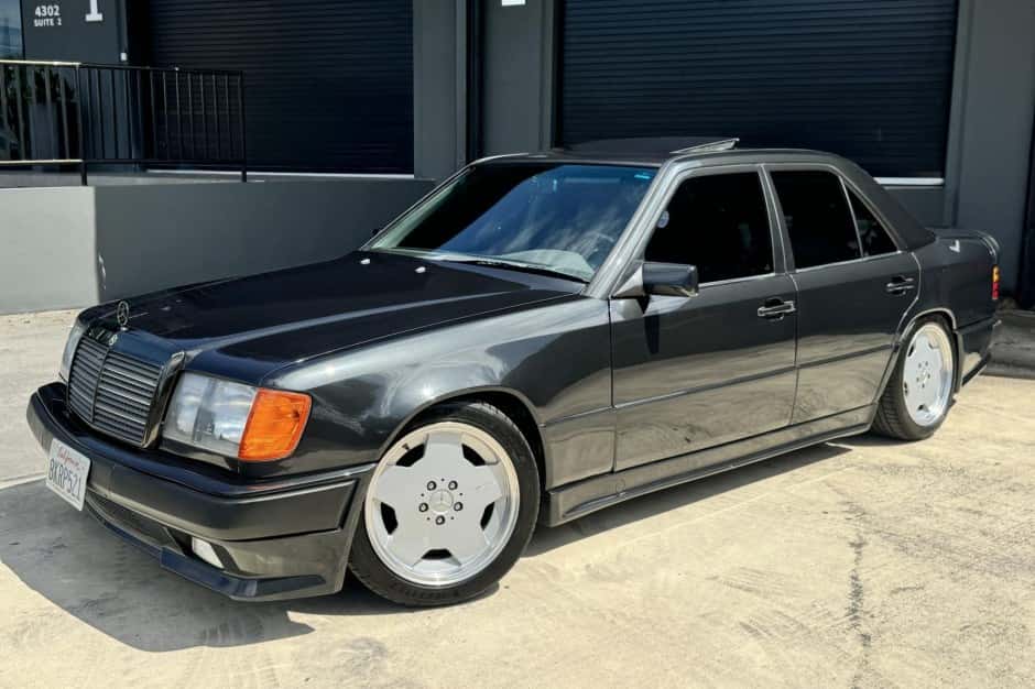 1988 Mercedes-Benz W124 E-Class sold for $16,000
