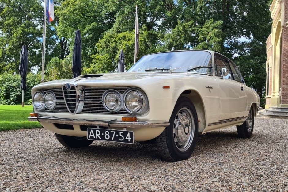 1965 Alfa Romeo 106-Series 2600 sold for $32,750