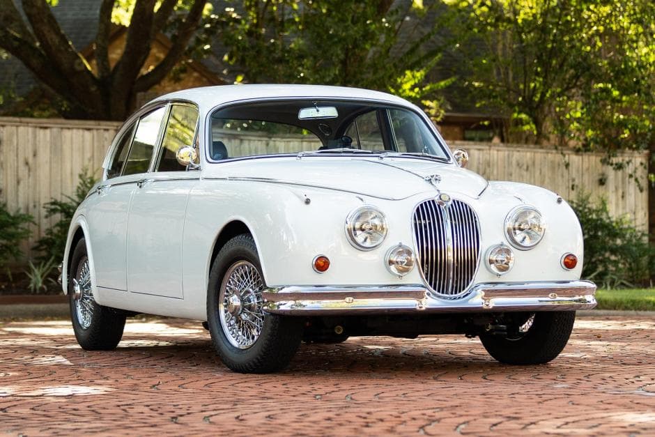 1962 Jaguar Mk II sold for $89,000