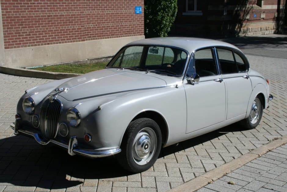 1968 Jaguar Mk II sold for $16,000