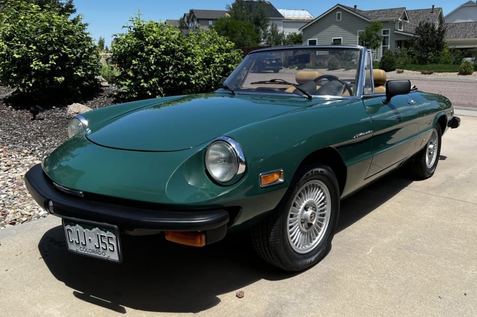 1980 Alfa Romeo 105/115 Spider Series 2 sold for $12,000