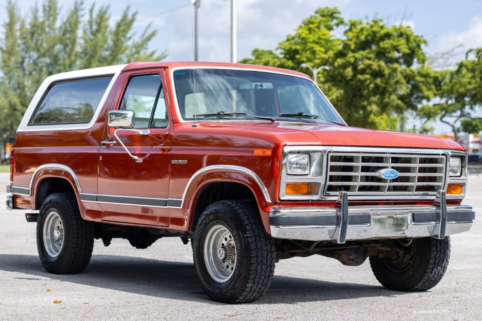 1984 Ford Bronco 3rd Generation 1980-1986 sold for $11,250
