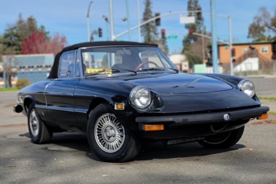 1977 Alfa Romeo 105/115 Spider Series 2 sold for $10,577
