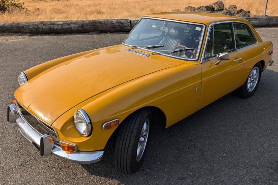 1971 MG MGB sold for $6,000
