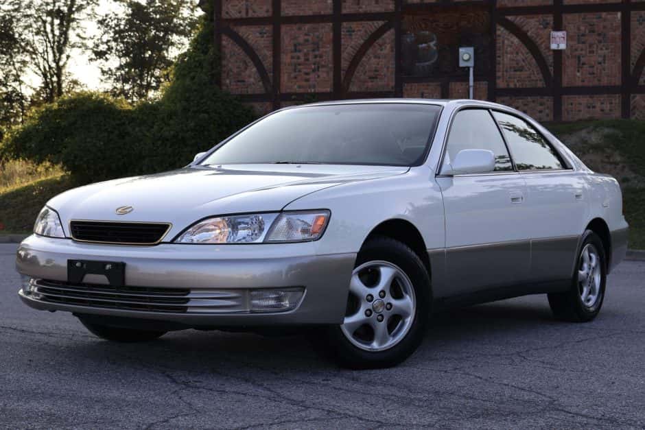 1999 Lexus ES sold for $15,050