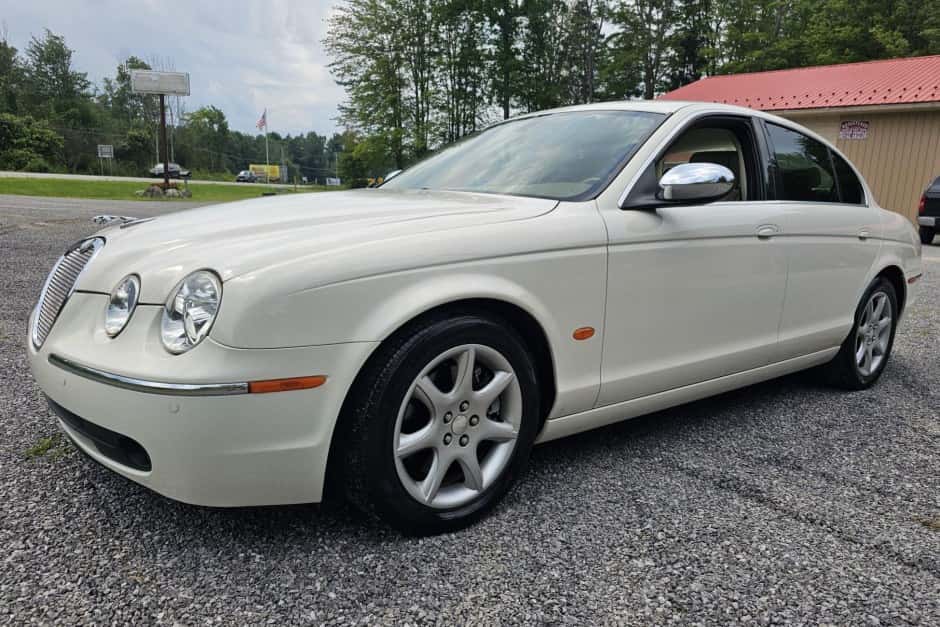 2007 Jaguar S-Type (1999-2007) sold for $9,250
