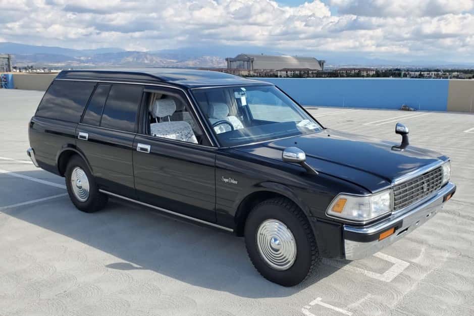 1990 Toyota Crown sold for $7,000