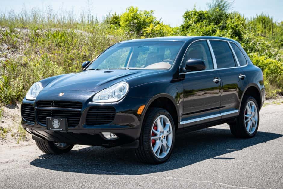 2003 Porsche 955/957 Cayenne (2003-2010) sold for $16,000
