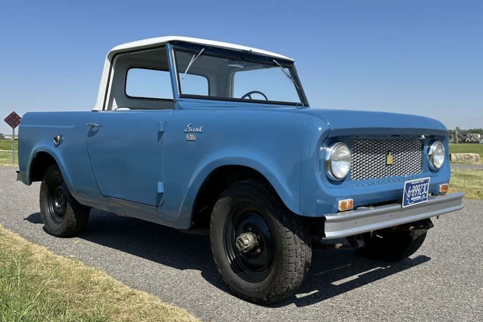 1961 International Harvester Scout sold for $10,444