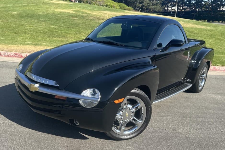 2005 Chevrolet SSR sold for $25,002
