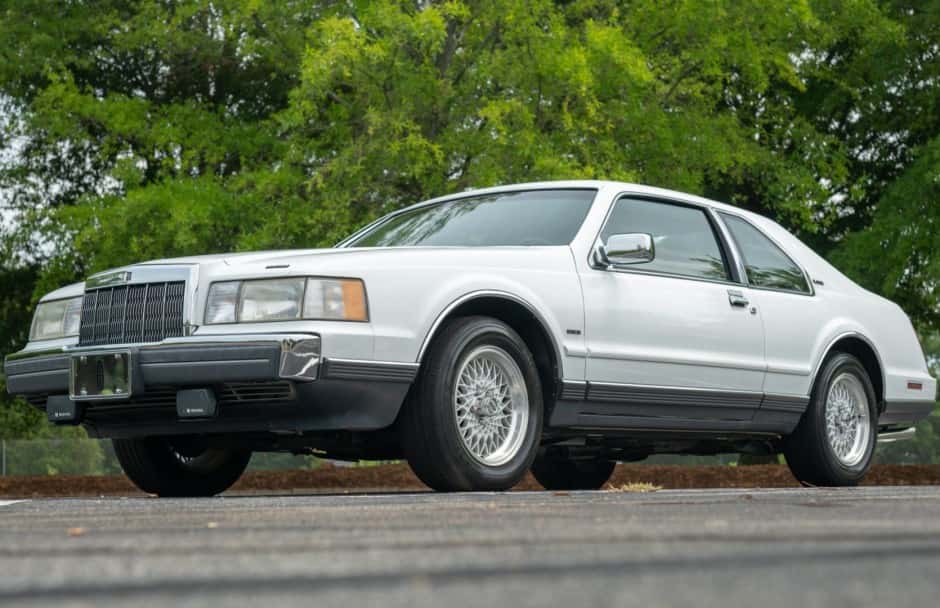 1990 Lincoln Continental Mark VII & Mark VII sold for $15,250