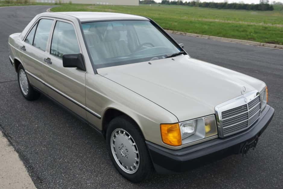 1985 Mercedes-Benz W201 190 sold for $9,100