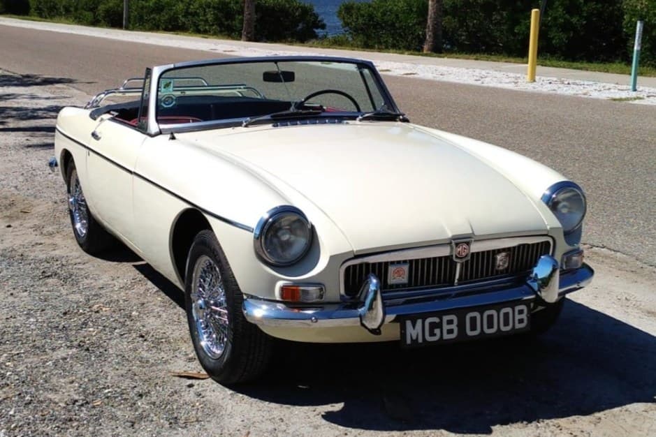 1963 MG MGB sold for $15,250