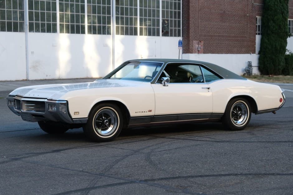 1969 Buick Riviera sold for $14,050