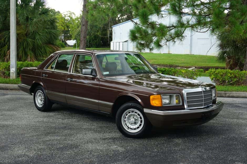 1982 Mercedes-Benz W126 S-Class sold for $18,650