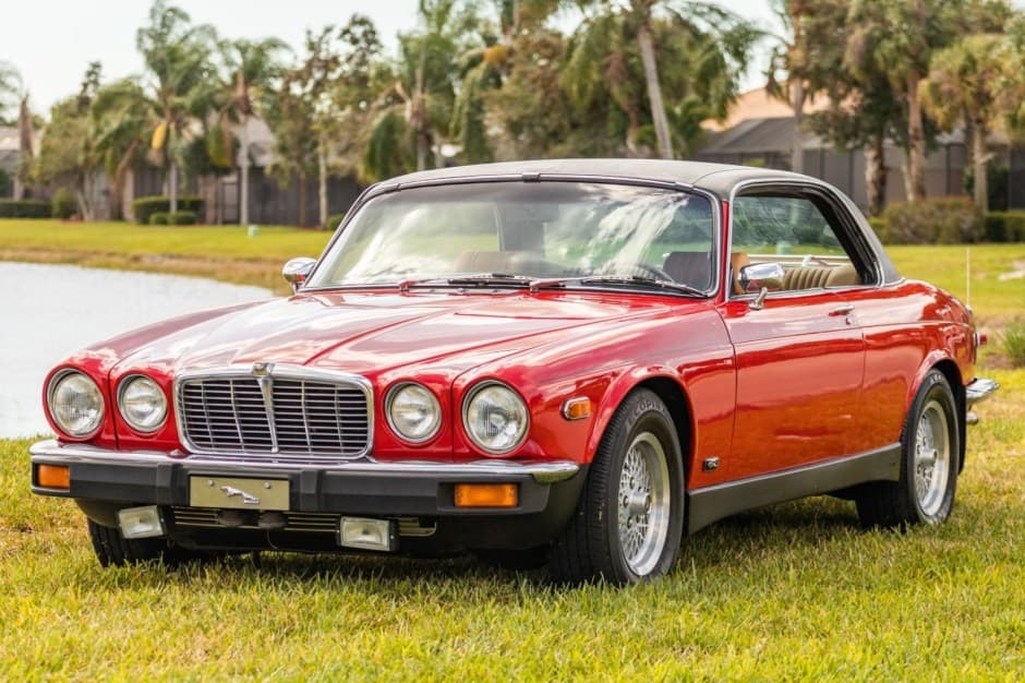 1977 Jaguar XJ Coupe (1975-1978) sold for $22,000
