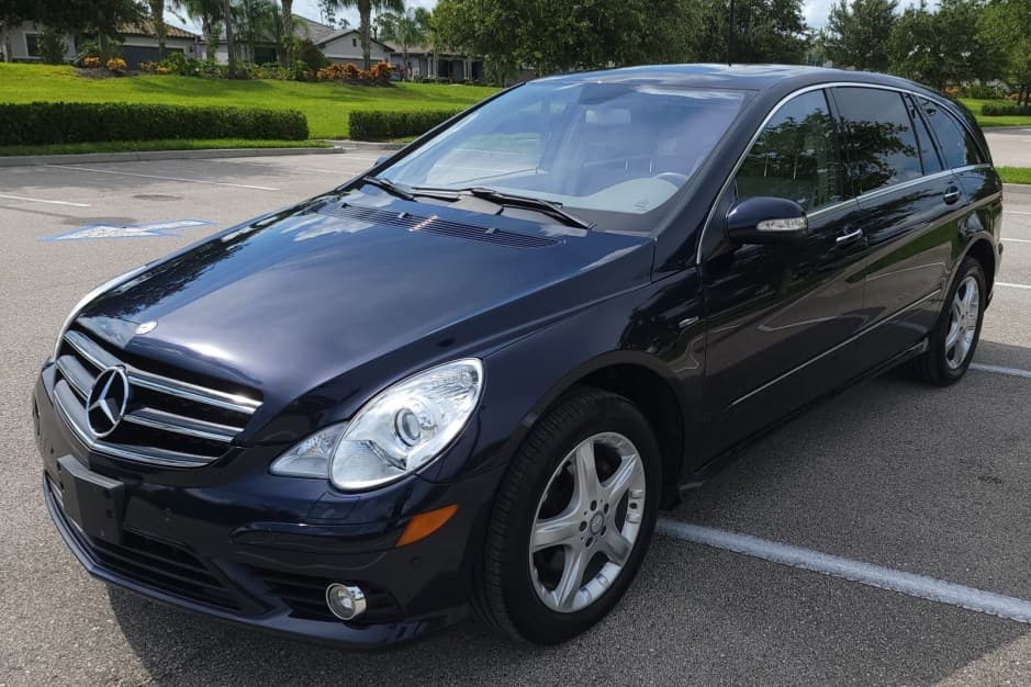 2010 Mercedes-Benz W251 R-Class sold for $9,777